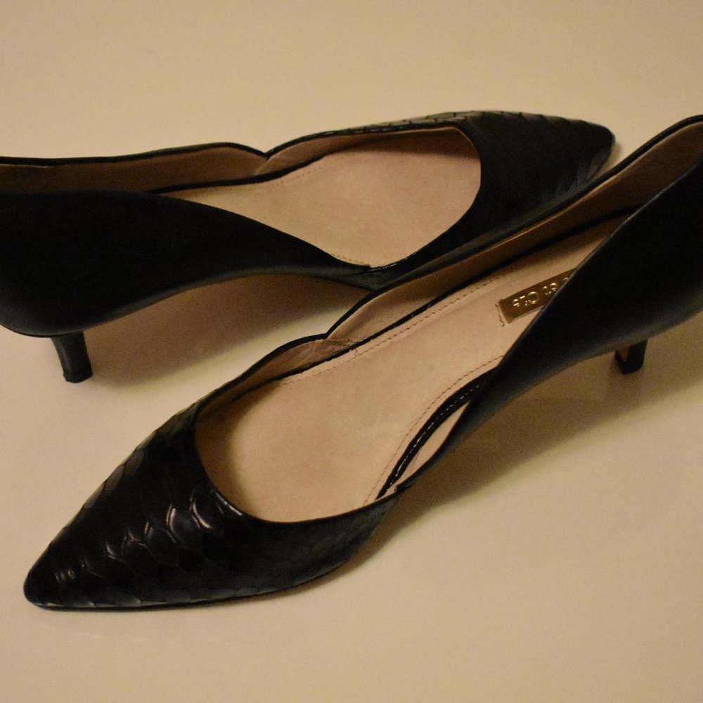 Louise et Cie black pointed classic snakeskin embossed pump heels 8M/38